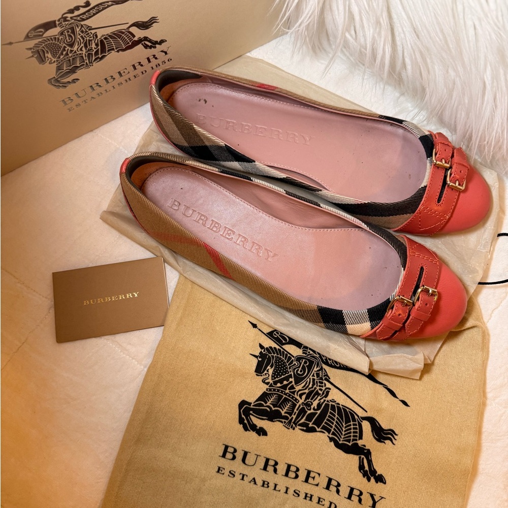 Burberry Women's Coral and Beige Check Flats